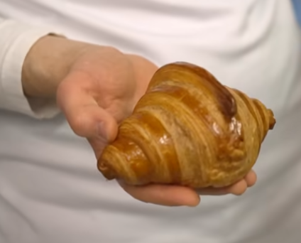 €650 Croissant Fine Sparks Outrage